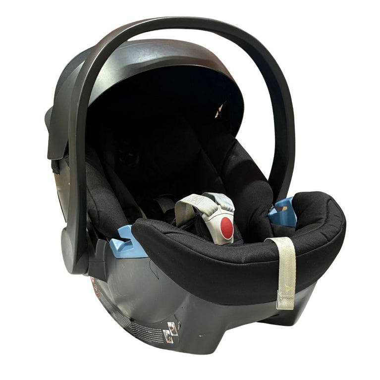 CYBEX Aton 4 Car Seat with base by Mamas & Papas - Black