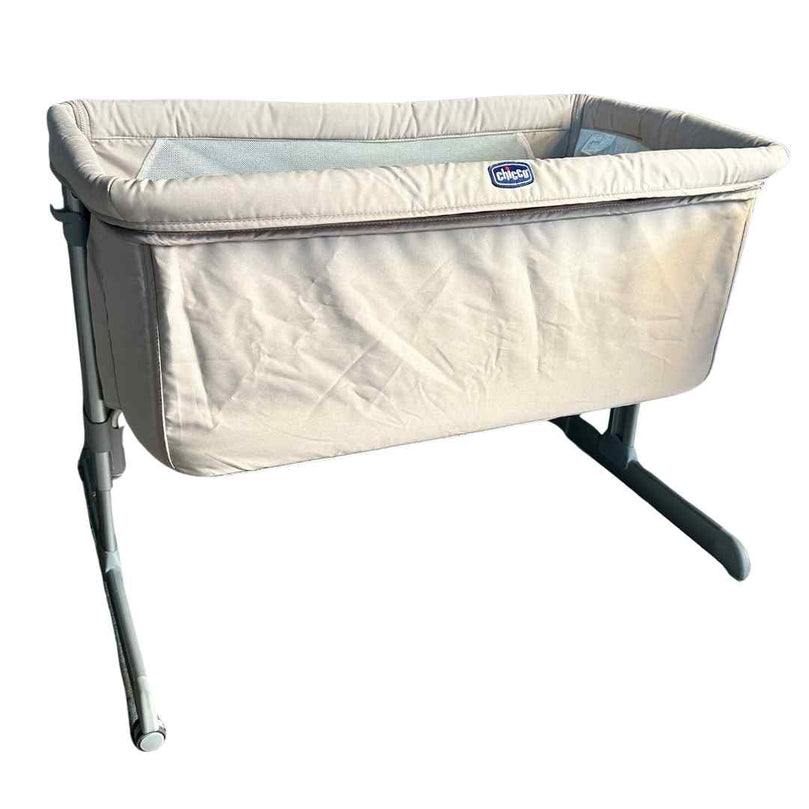 Chicco-Next2Me-Essential-Co-Sleeping-Bassinet-1