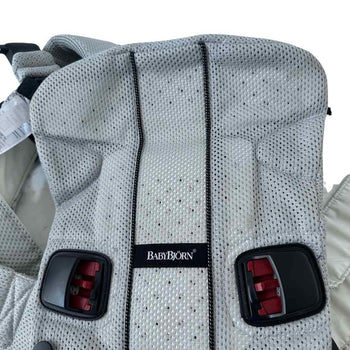 babybjorn-3d-mesh-baby-carrier-one-2-2