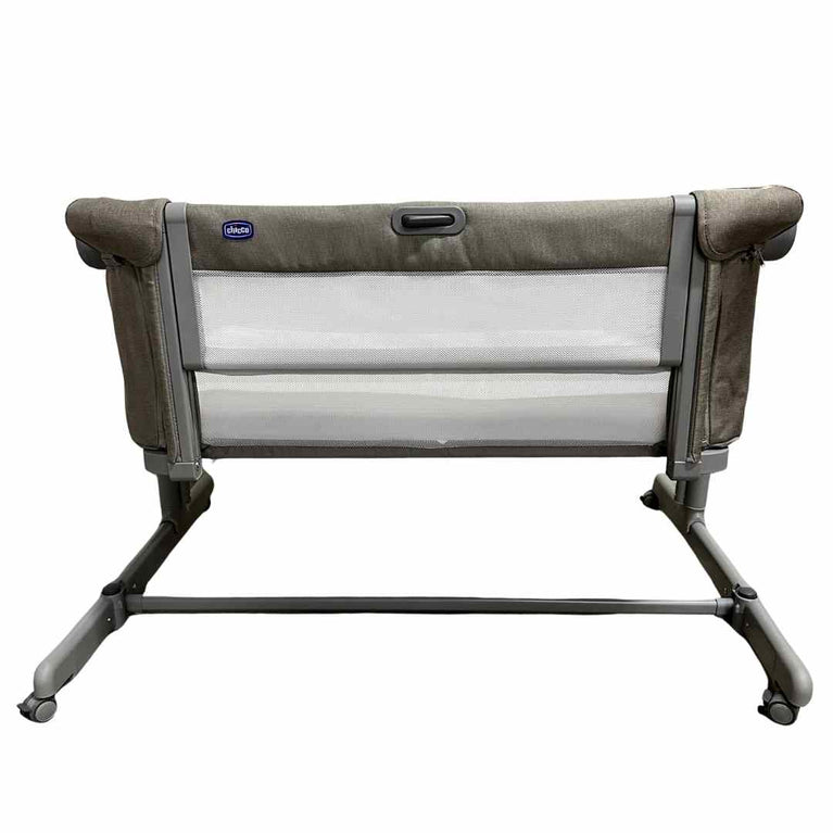 Chicco-Next2Me-Magic-EvoCo-Sleeping-Crib-Desert-Taupe-2