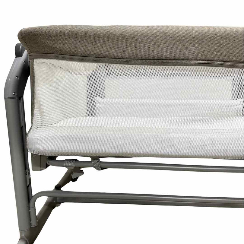 Chicco-Next2Me-Magic-EvoCo-Sleeping-Crib-Desert-Taupe-9