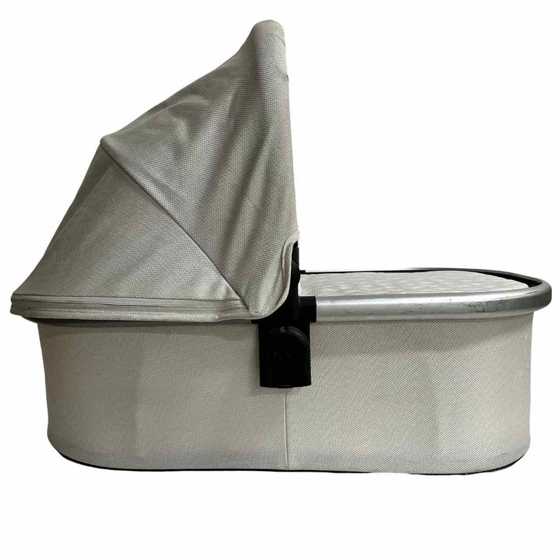 UPPAbaby-Bassinet-4-5