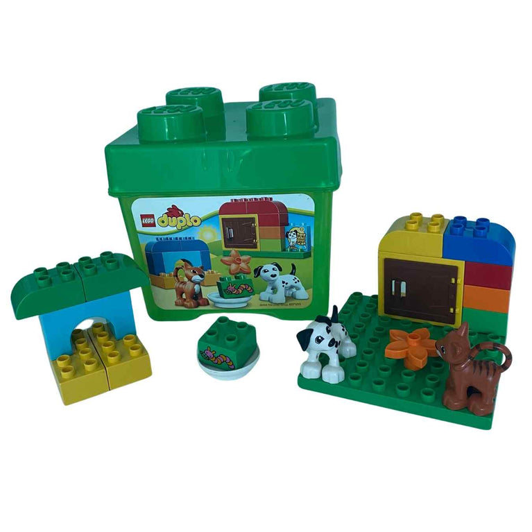 LEGO DUPLO Cat and Dog Pet Set with Green Brick Box