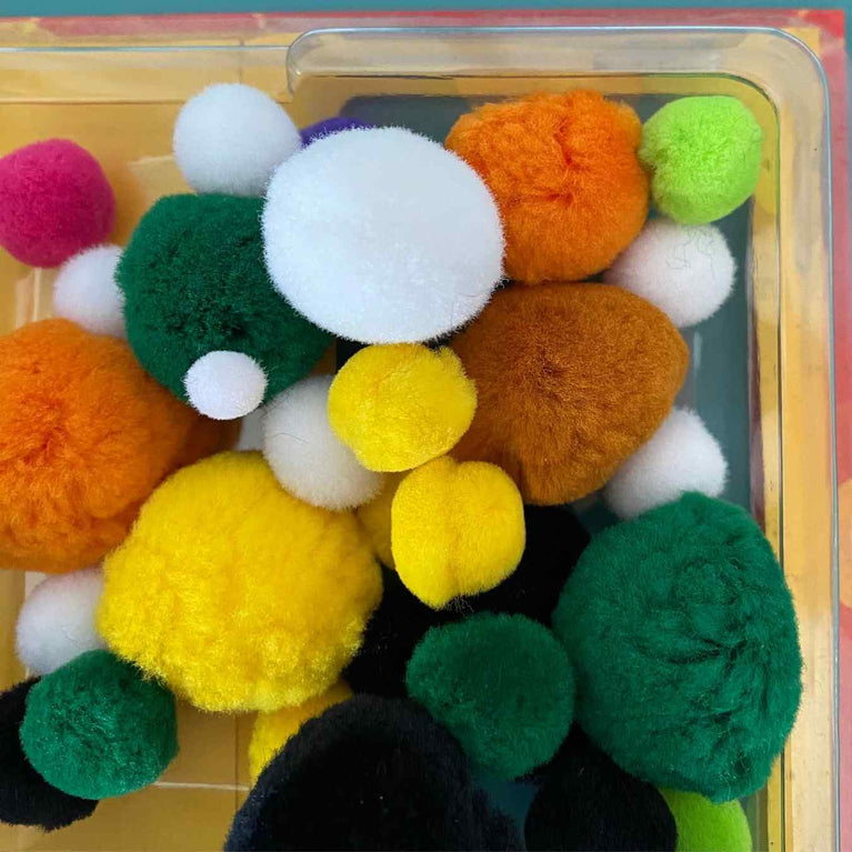 Top That Kids Make your Own Pompom Pets Kit