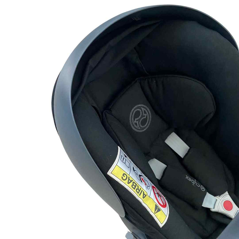 Cybex Cloud Z i-Size Plus Car Seat plus Adapters - Deep Black