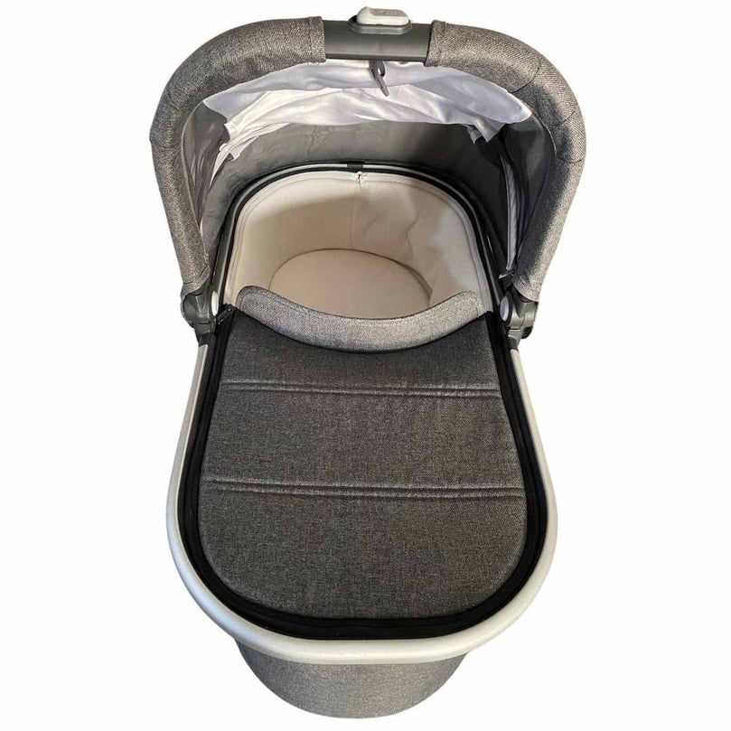 UPPAbaby-Bassinet-Greyson-(Charcoal-Melange/Carbon)-2