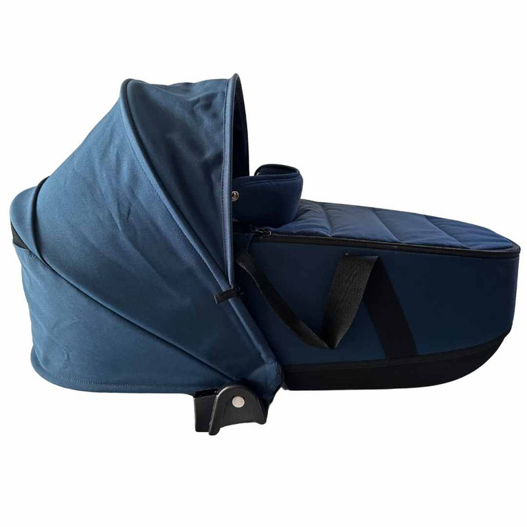 Babyzen-YOYO-Portable-Bassinet-with-adapters-Navy-Blue-10