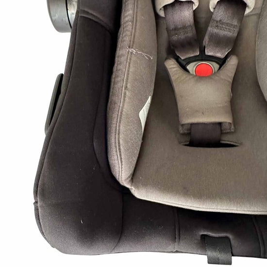 Nuna-Pipa-Next-Car-Seat-Caviar-(2021)-11