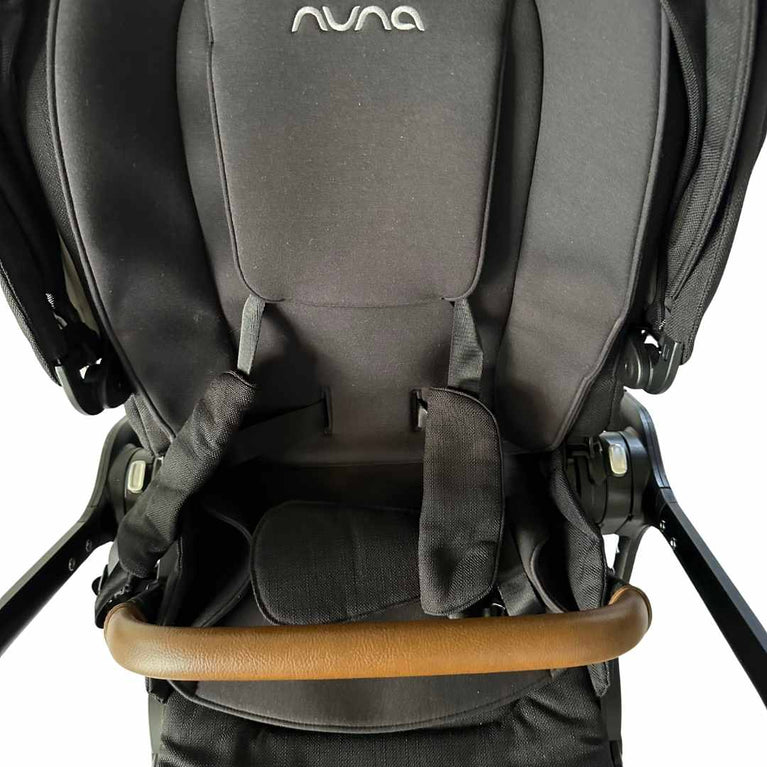 Nuna-Triv-Next-Lightweight-Stroller-Caviar-(2021)-4
