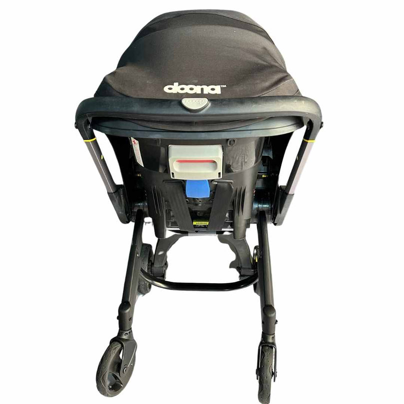 Doona-Infant-Car-Seat-&-Stroller-Travel-System-Nitro-Black-(2022)-16