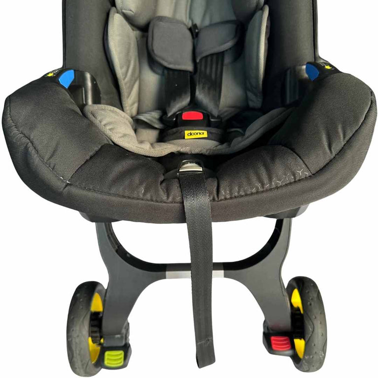 Doona-Infant-Car-Seat-&-Stroller-Travel-System-Nitro-Black-(2022)-4