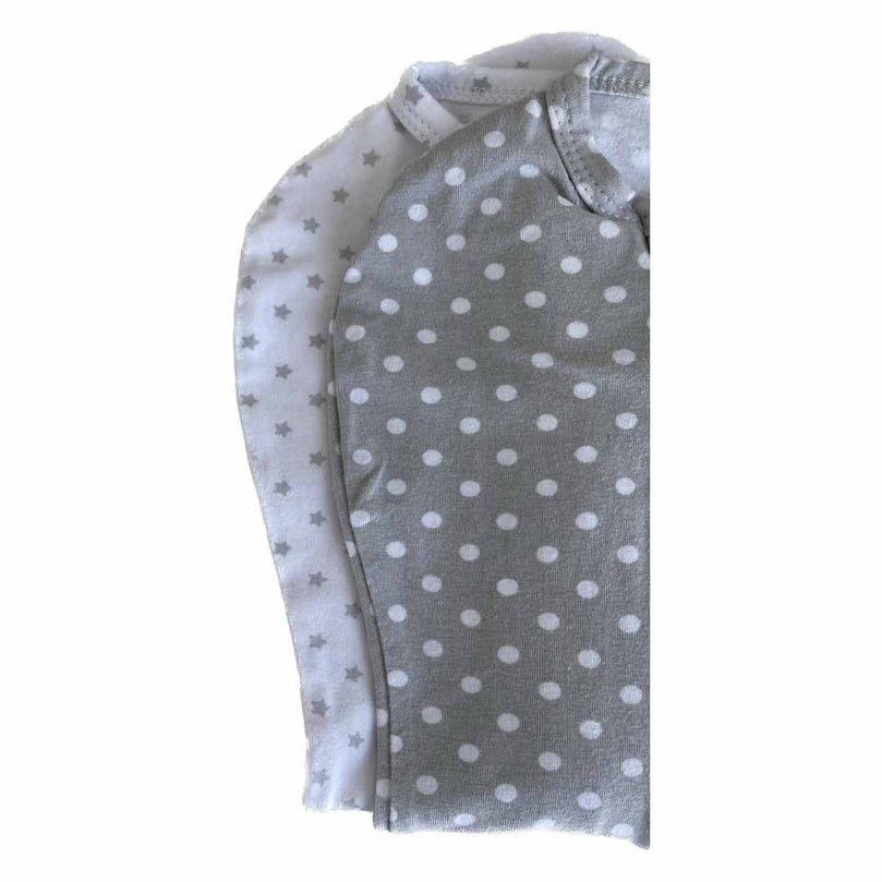 SwaddleMe-Pod-2-Pack-Swaddles-for-Newborn-0-2-Months-Grey-&-White-Polka-3